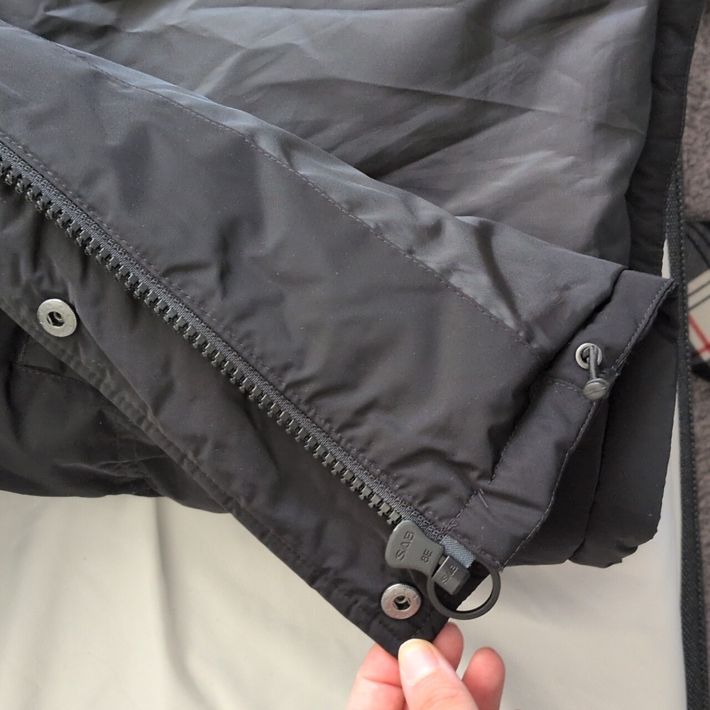 Express Black Puffer Jacket - Picture 6 of 6